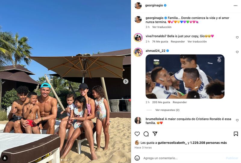 Georgina Rodríguez y Cdristiano Ronaldo disfrutando de unas vacaciones en familia.