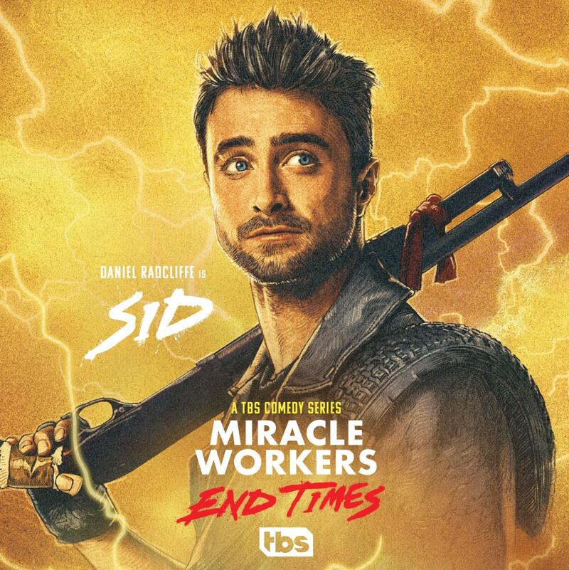 Daniel Radcliffe interpreta a 'Sid' en 'Miracle Workers'