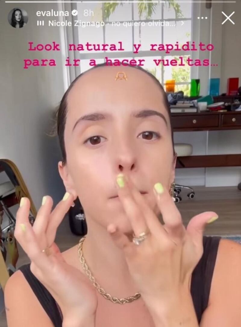 Evaluna Montaner presume su nuevo color de manicura