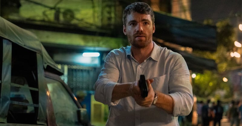 Gabriel Basso como Peter Sutherland en 'El agente nocturno 2'