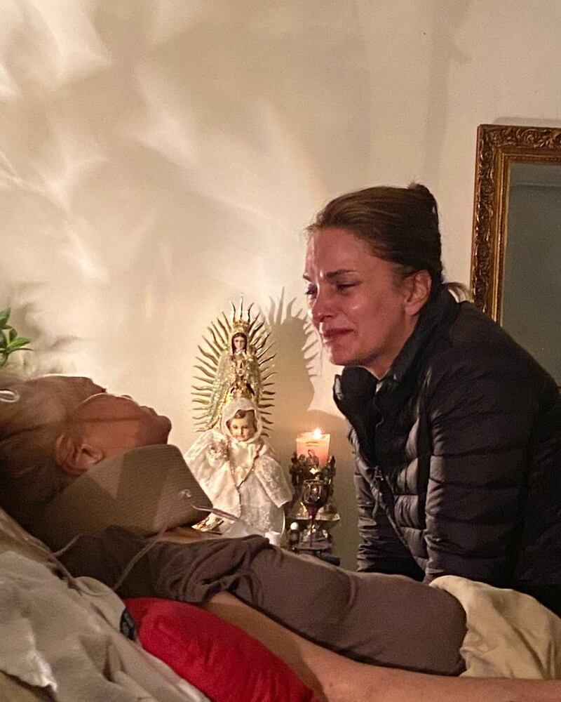 Mariana Seoane anunció la muerte de su madre con estas fotografías.