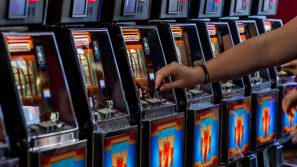 Hombre sufre infarto tras ganar millonario premio en casino